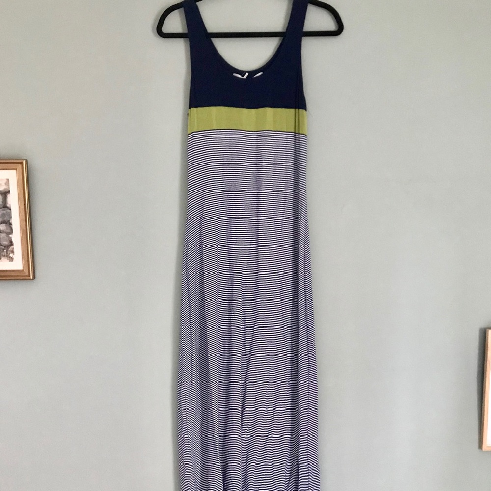 sleeveless max studio maxi
